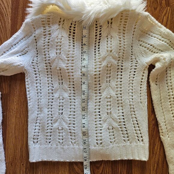 Trixie+Lulu Cardigan Sweater Size M White Knit Faux Fur Detachable Collar Retro - Picture 9 of 10